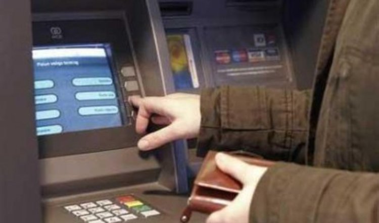 Теглят пари от банковата ви карта докато пътувате в метрото 