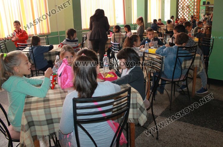 Повдигат пак темата за качеството на закуските в ОУ "Алеко Константинов"