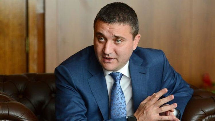 Срокът за новите касови апарати се удължава до септември, но само за големите фирми