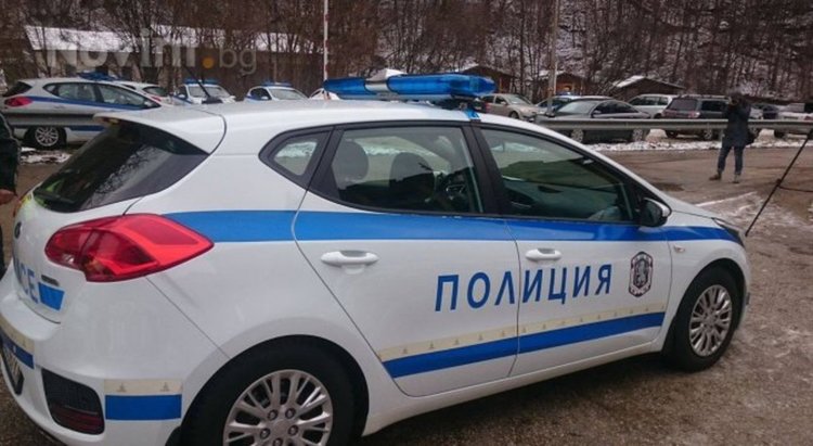 Крепостчанин кара пил. Блъска кола и бяга