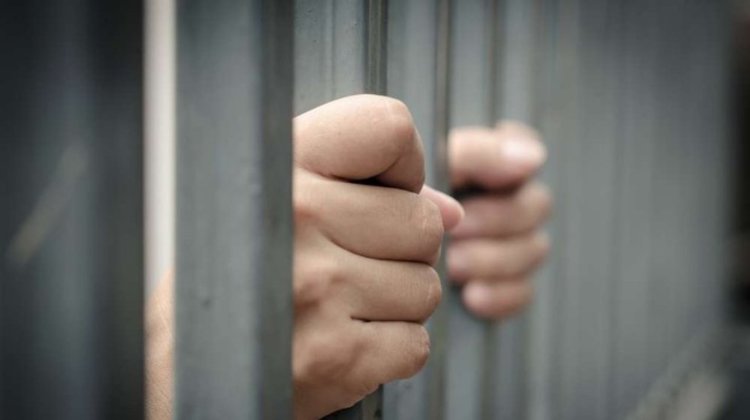 Задържаха двама кърджалийци, налитали на полицаи