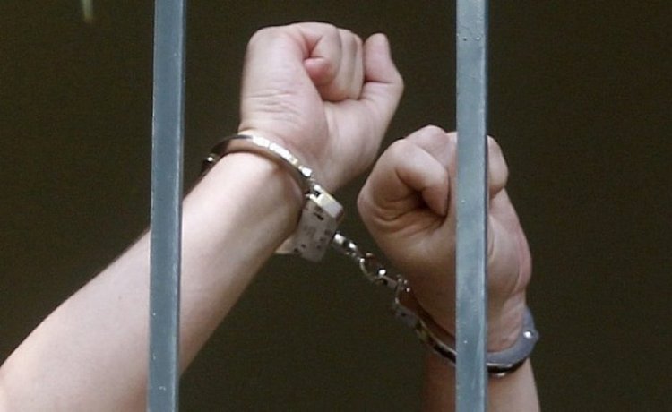 Задържаха в "Ауди" две момичета и младеж с дрога