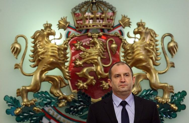 Консултациите за конституционни промени при президента продължават