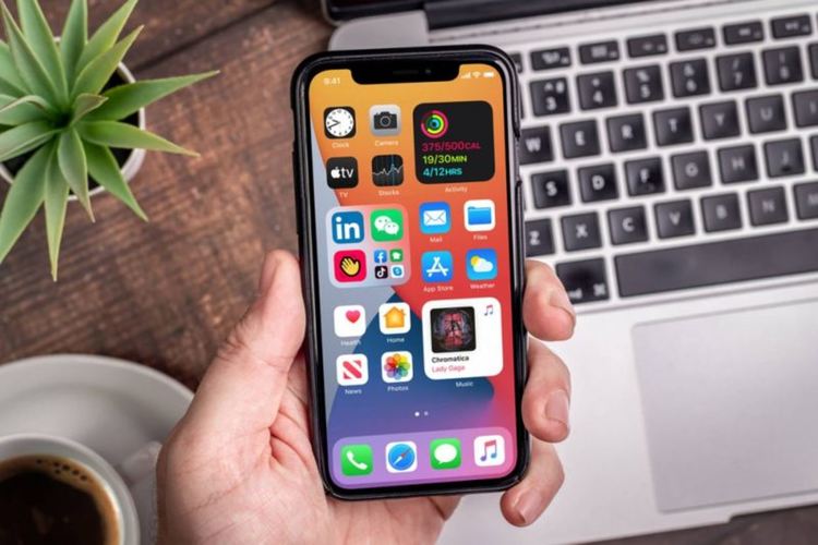 iPhone 12 mini вероятно ще е най-добрият малък телефон, излизал на пазара през последните години