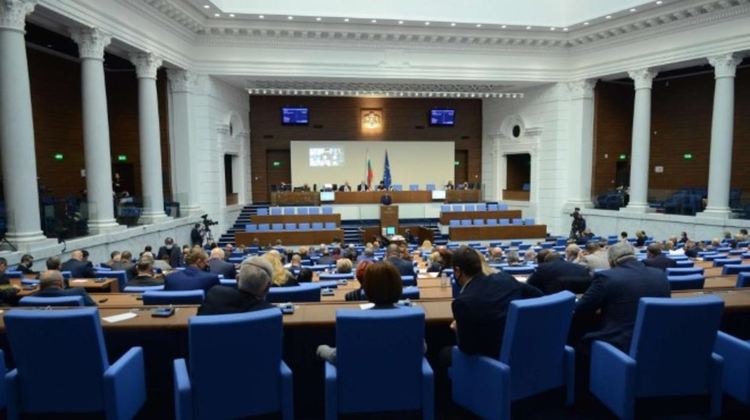 Допустимият извънреден труд се увеличава двойно, реши окончателно парламентът