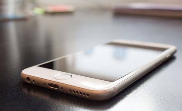 Изпуснат от самолет iPhone оцеля и засне всичко