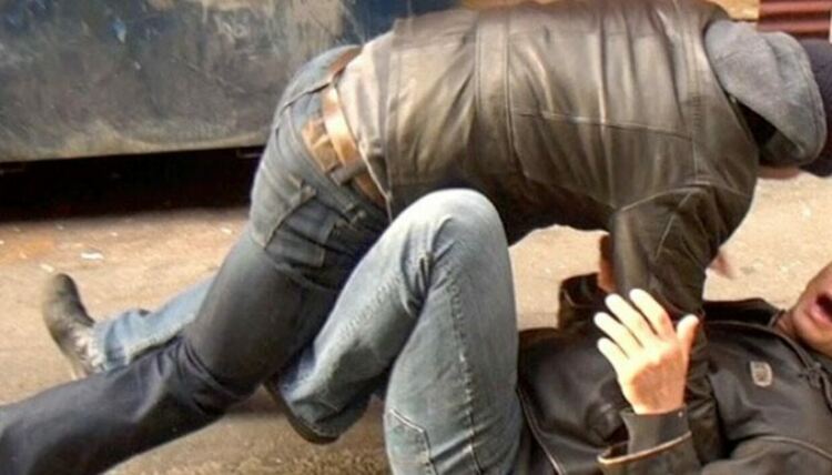 Заради момиче от кв.Райково, кърваво меле вкара 30-годишен в болница в Пловдив