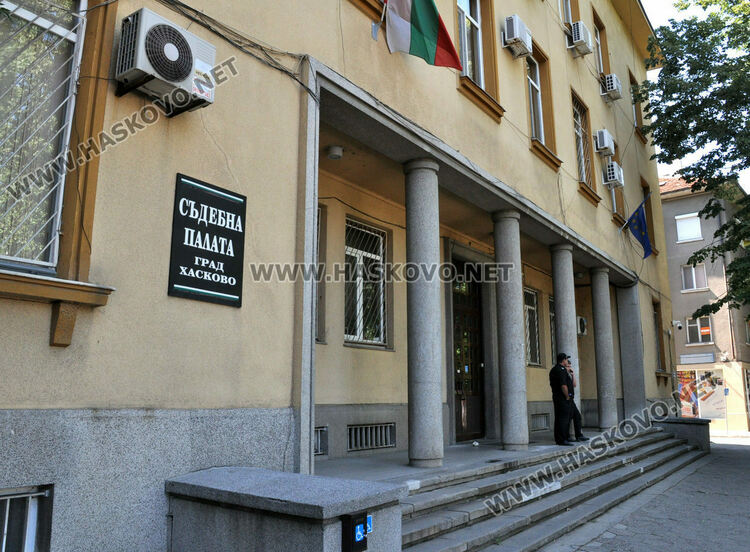 Съдят Живко Закона, нападнал и ограбил млада жена в Хасково