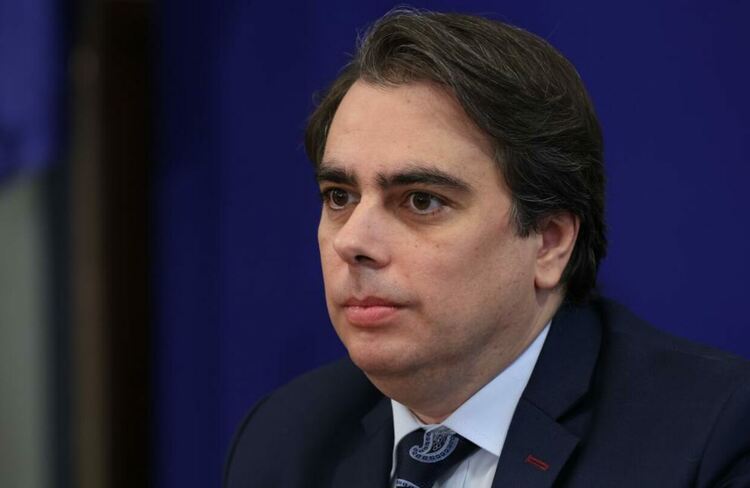 Асен Василев: Има информация, че се подготвят акции с брашното и захарта, подобно на тази с олиото