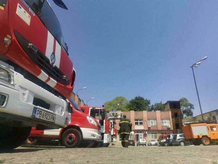Двама мъже пострадаха при пожар в Пловдив 