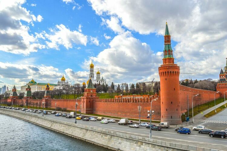 В центъра на Москва заглушават GPS навигацията след атаката с дронове