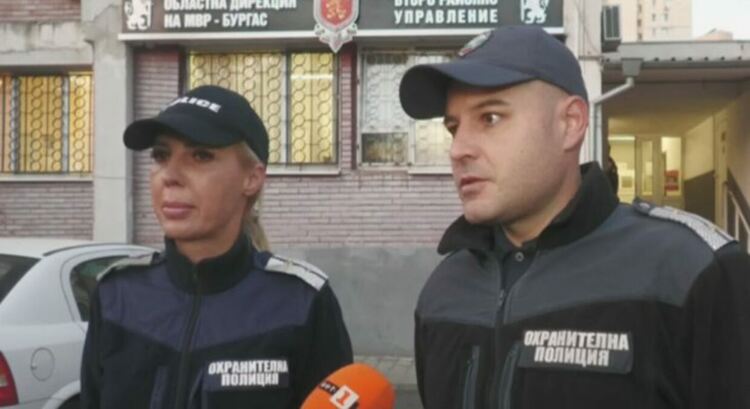 Полицаи от Бургас отказаха 300 долара подкуп