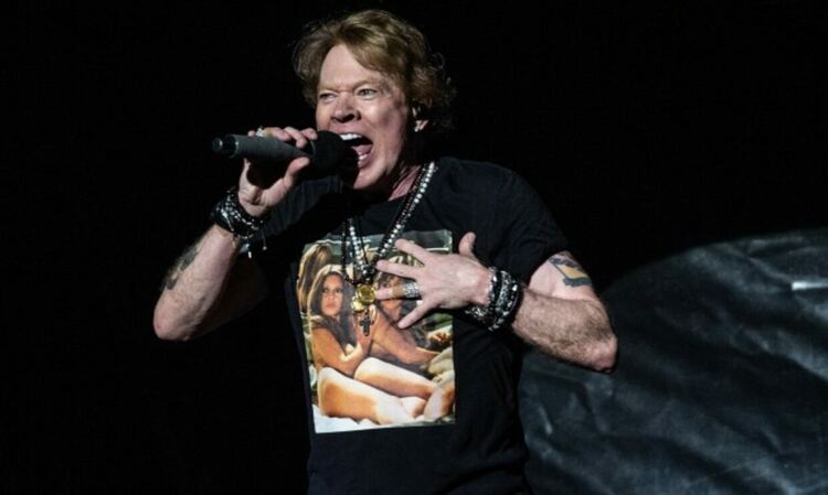 Обвиниха фронтмена на Guns N' Roses Аксел Роуз в сексуално насилие 