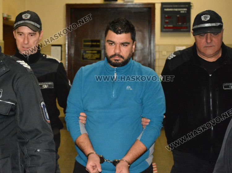 Оставиха в ареста тираджията с кокаин за над 1 млн. лв. в якето му