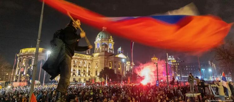 След протестите в Сърбия: какво е звуково оръжие?