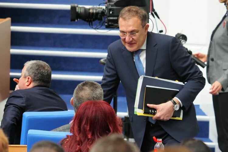 Финално прието: скача осигурителният доход, увеличение на пенсии с 8,6%
