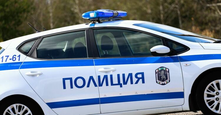Затруднено е движението по пътя между Перник и София заради катастрофа в района на с. Драгичево