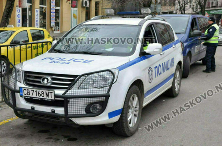 Заловиха младеж с грам дрога и безакцизни цигари в региона
