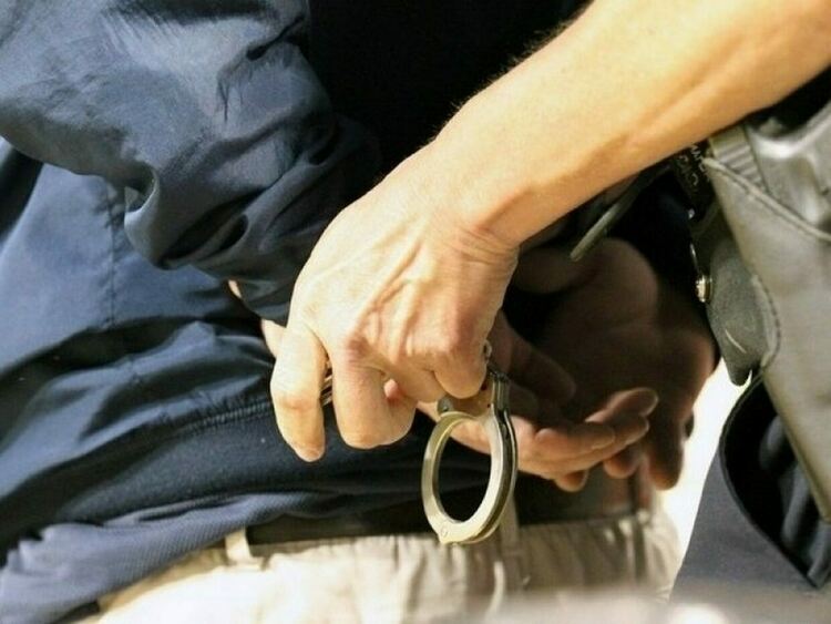 Петима са задържани в областта за наркотици и побой през почивните дни