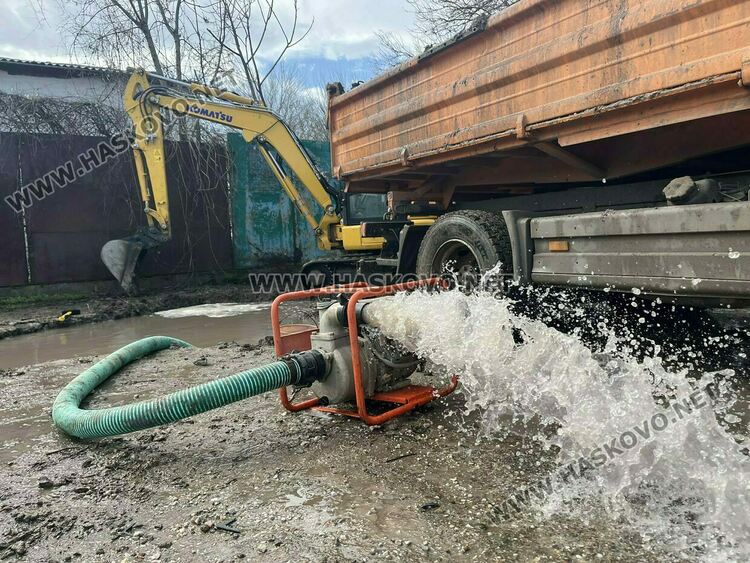 Отстраняват аварии във водопроводи в Хасково, Димитровград и села от областта