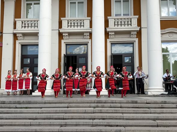 Перник отбеляза тържествено 118-ата годишнина от обявяването на Независимостта на България