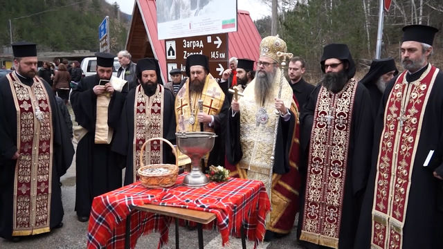 Курбан срещу войната по пътищата раздадоха на всички шофьори по пътя Пловдив -Смолян