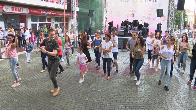 Acoustic Corporation и “Остава” зарадваха хасковлии, в първата вечер от фестивала “Театър, обичам те!”