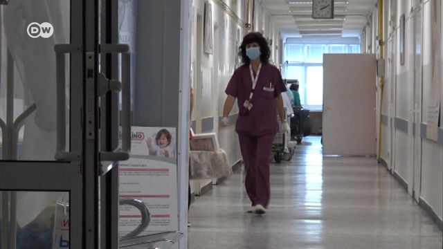 Коронавирус: Какви съвети дава най-добрата акушерка в Европа на бременните жени 